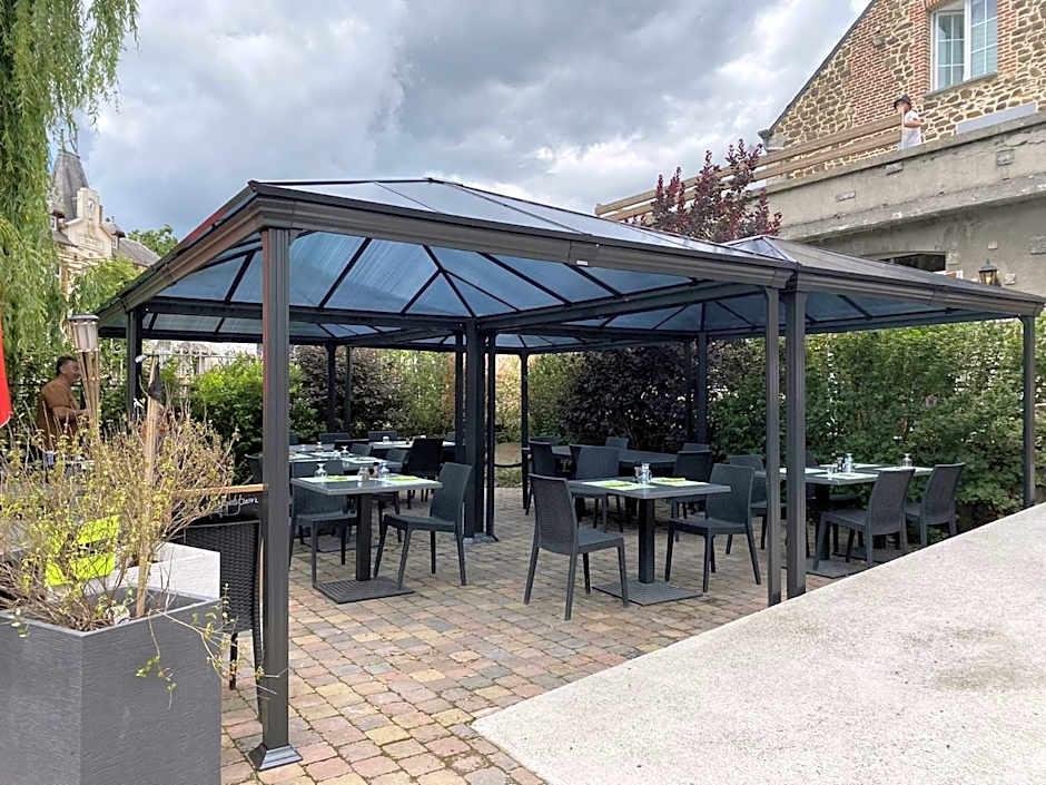 HOTEL L'AMERIVIERE***