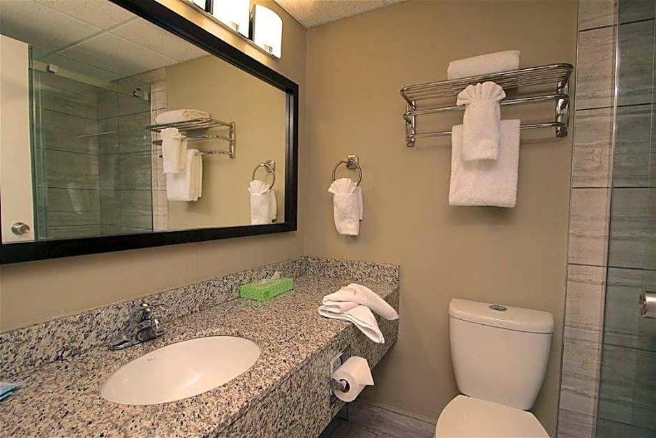 Medicine Hat Inn & Suites