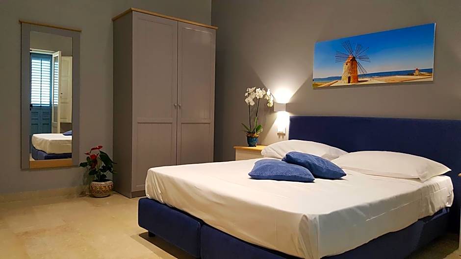 ZIBIBBO SUITES & ROOMS - Aparthotel in Centro Storico a Trapani