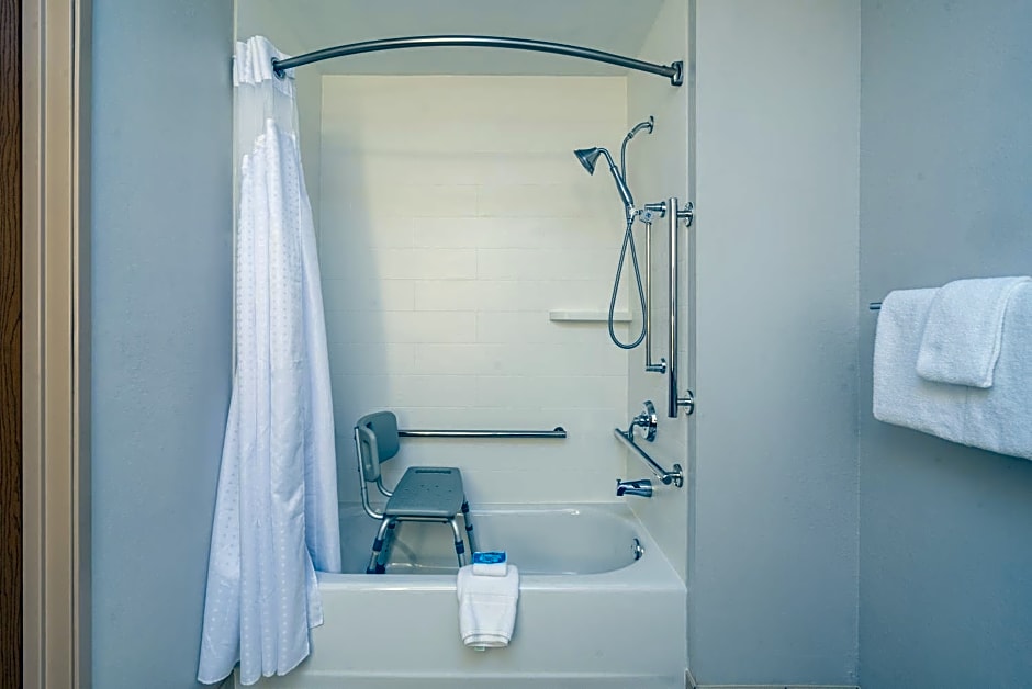 Holiday Inn Express Hotel Howe / Sturigs By IHG