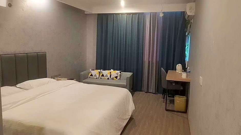 GreenTree Inn ZhenJiang Jurong New Bus Station Express Hotel