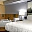 Super 8 by Wyndham Swan River MB