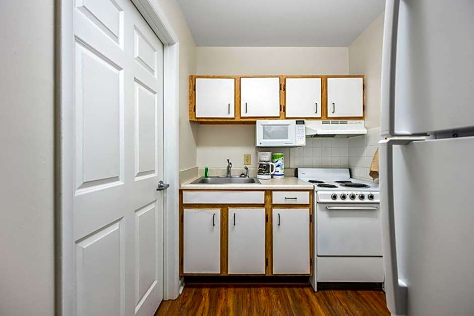 Affordable Suites Conover / Hickory