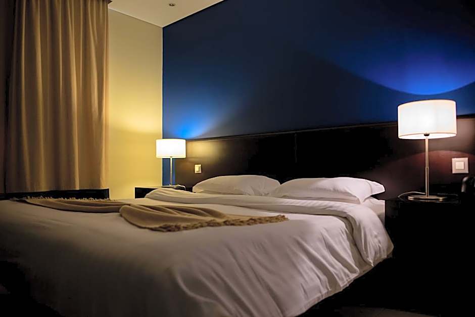 Photo 1 of 5 of Suite