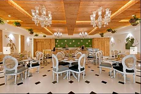 Ramada Plaza Wyndham Lucknow Hotel & Convention