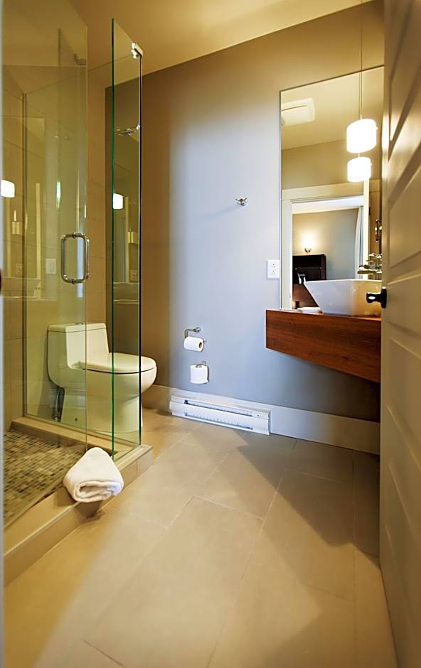 Le Pleasant Hôtel & Café