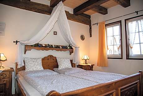 Doppelzimmer-Standard-Eigenes Badezimmer-Strassenblick