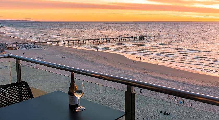 Oaks Glenelg Plaza Pier Suites