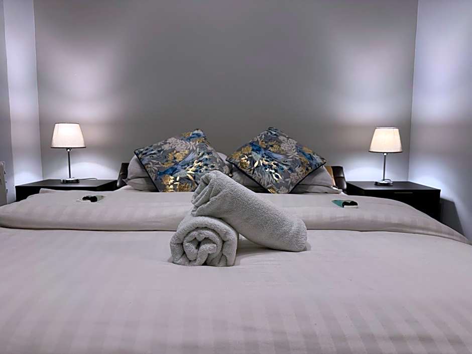 100 Pipers Hotel