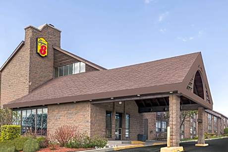 Super 8 by Wyndham Sudbury ON