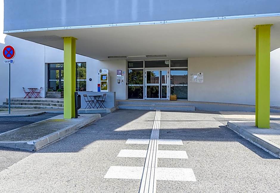 B&B HOTEL Orange - Échangeur A7 A9