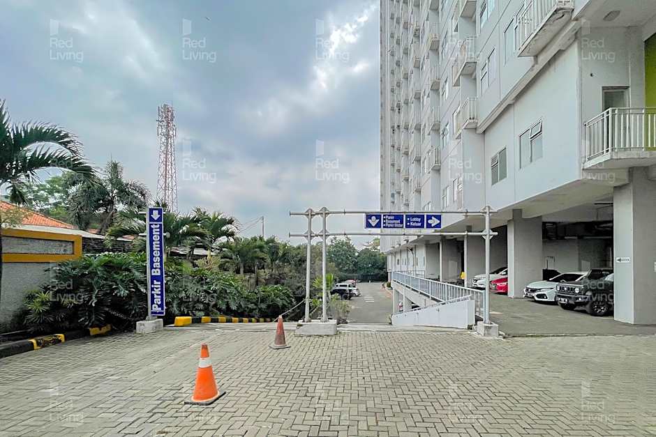 RedLiving Apartemen Easton Park Jatinangor - Rajes Room