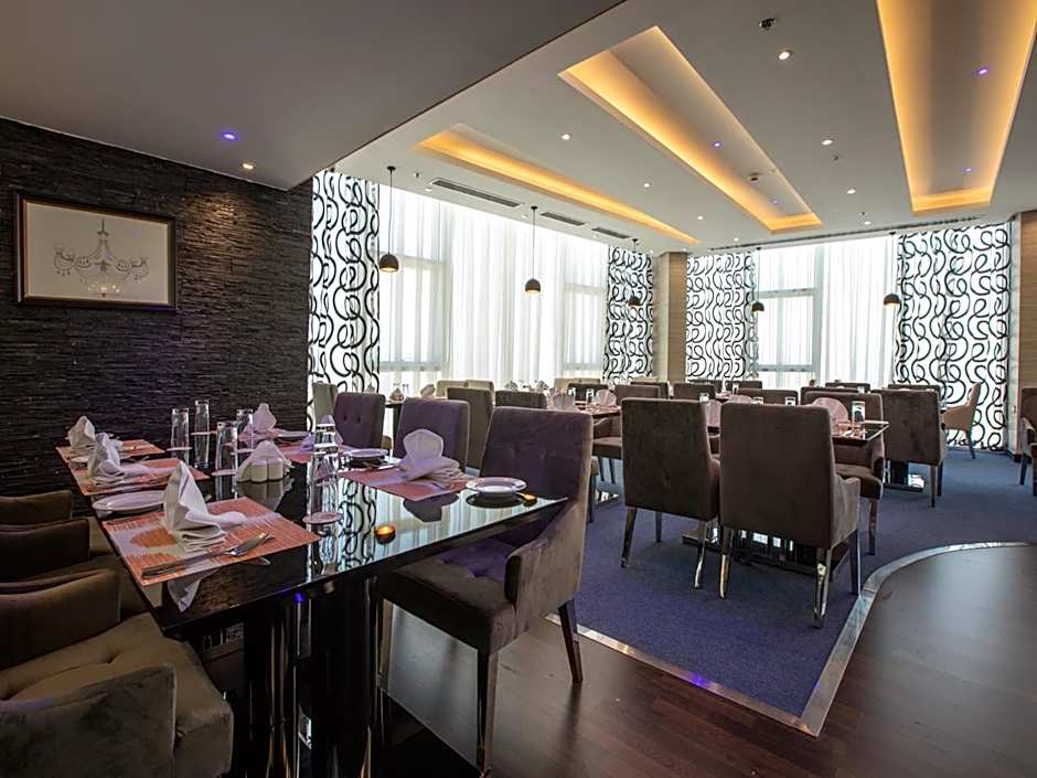 Orange Suites Hotel.