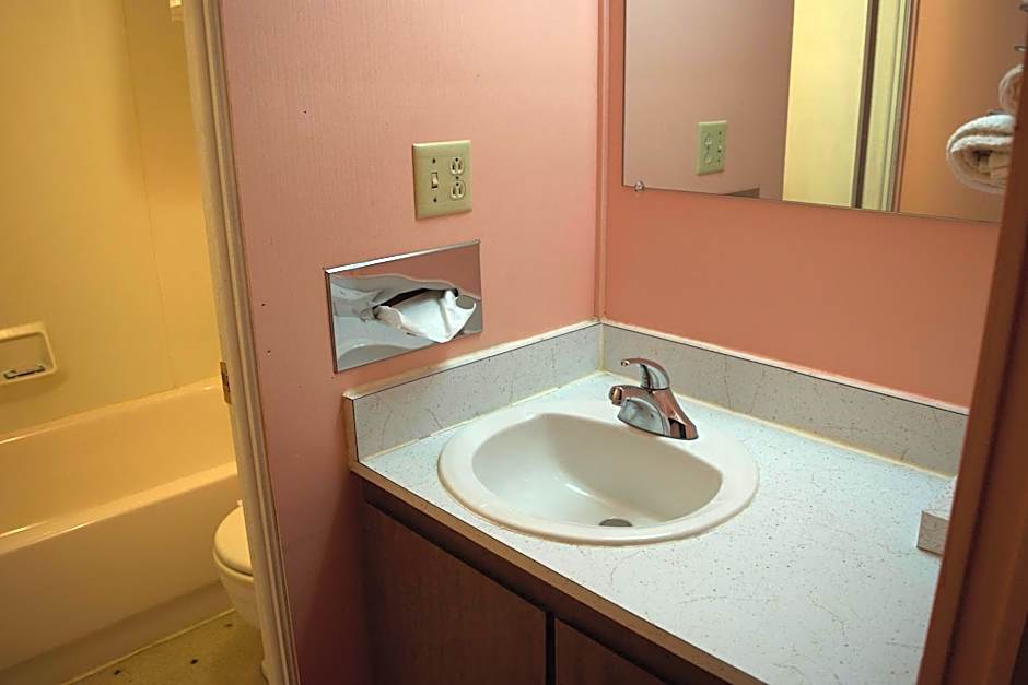 AmeriVu Inn & Suites - St Croix Falls
