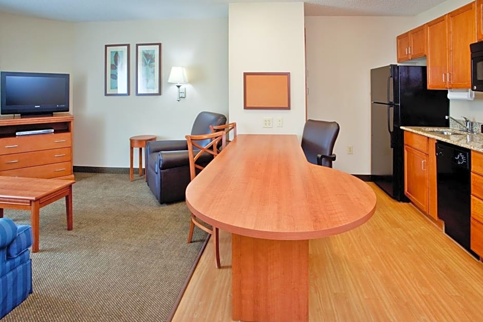 Candlewood Suites Colonial Heights - Fort Lee, an IHG Hotel