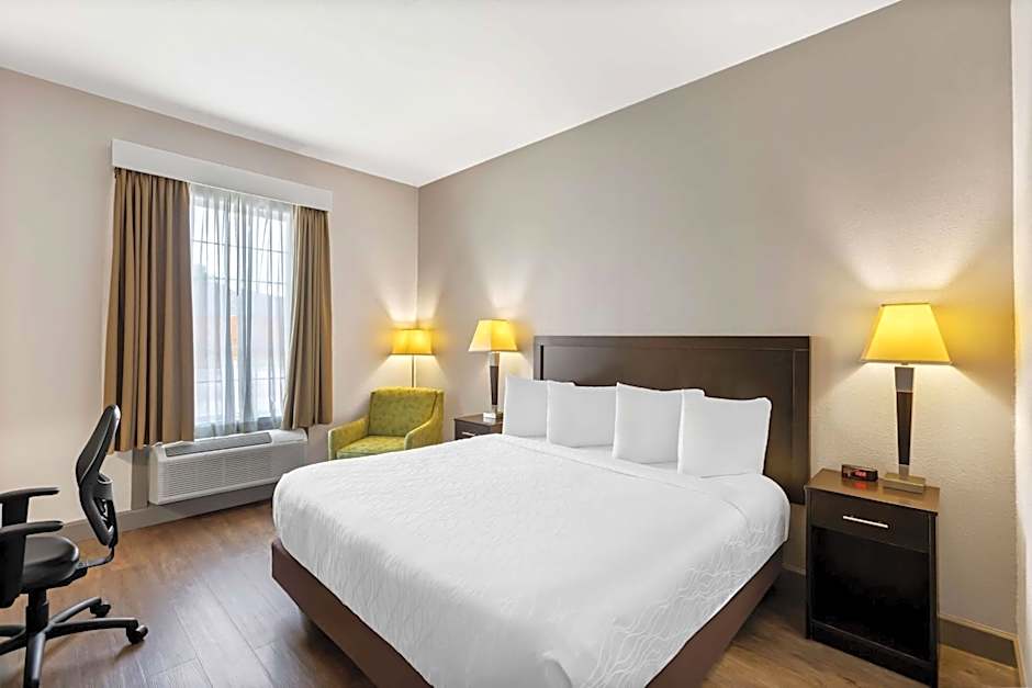 Sonesta Essential La Porte