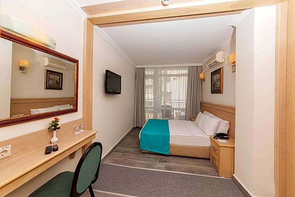 K Maris Hotel