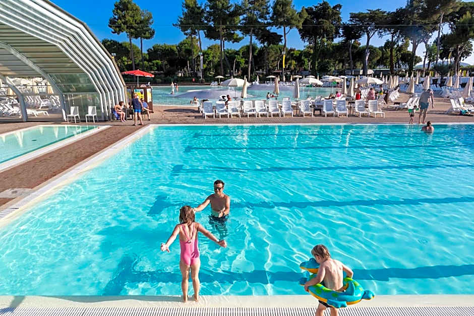 hu Park Albatros village