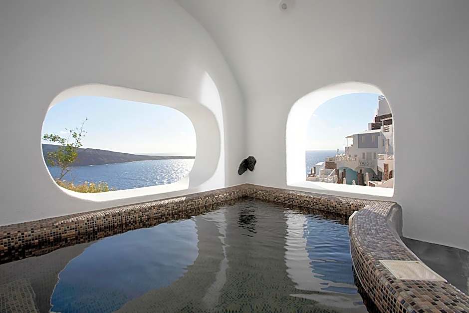 ArmonOia Luxury Caves
