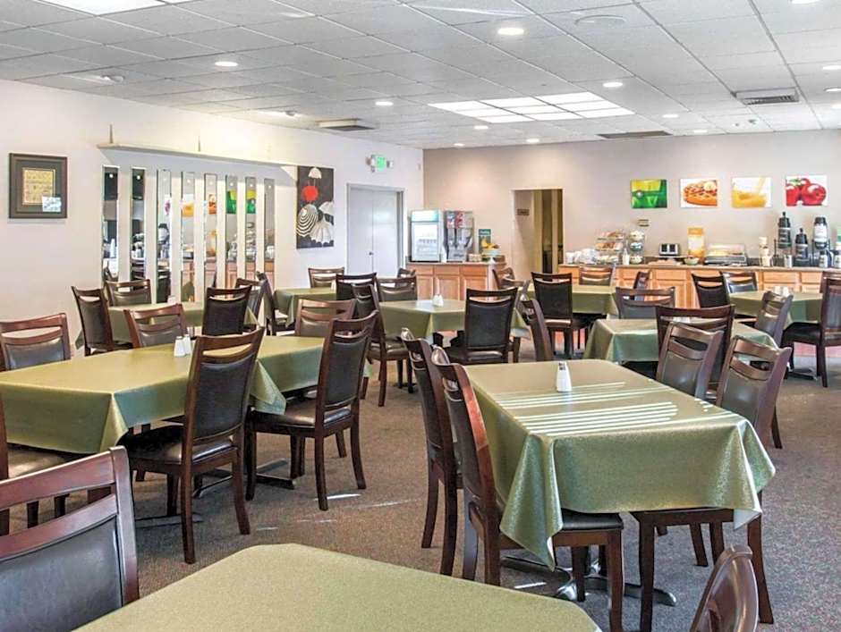 Quality Inn & Suites Escanaba North