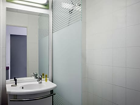 Chambre POP avec 2 lits simples