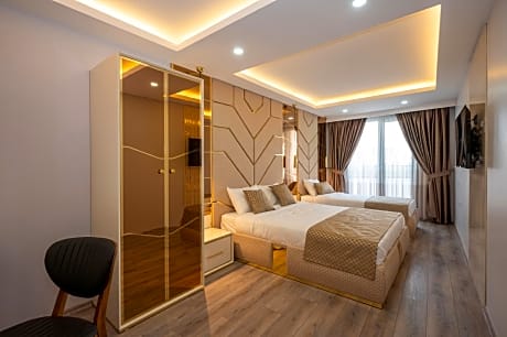 Superior Triple Room with Balcony