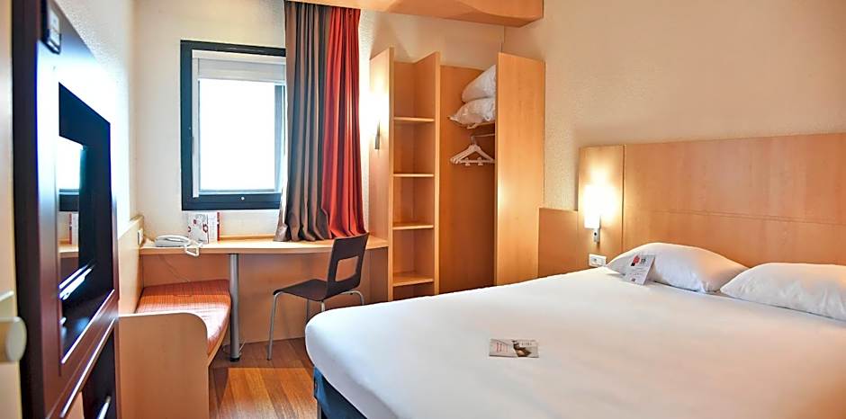 ibis Saint Quentin Basilique