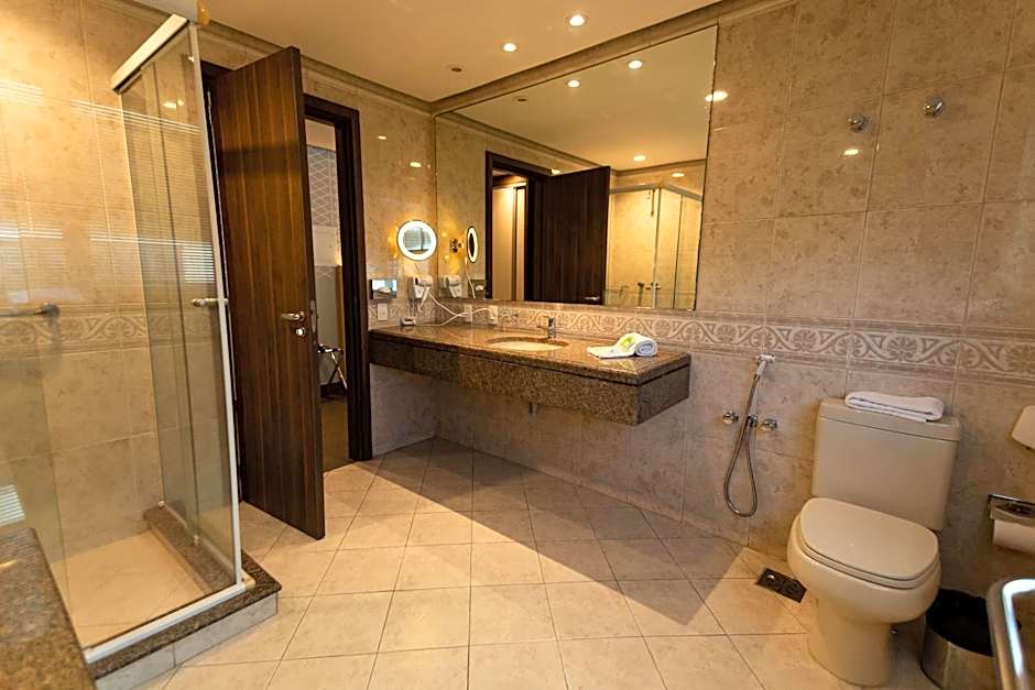 Master Porto Alegre Hotel - Av Carlos Gomes, Proximo ao Consulado Americano