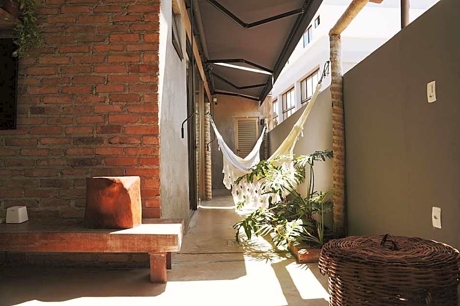 Casa com piscina aquecida, cozinheira, 30m do mar