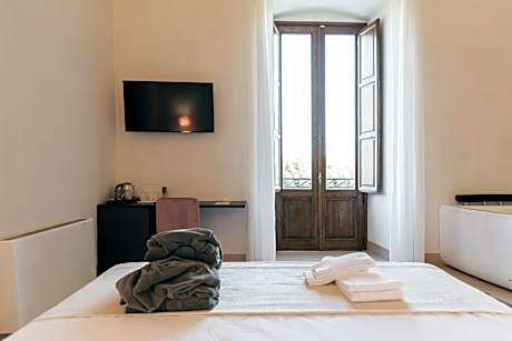 King Room with Spa Bath