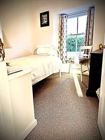 Standard Single Room with Shared Bathroom