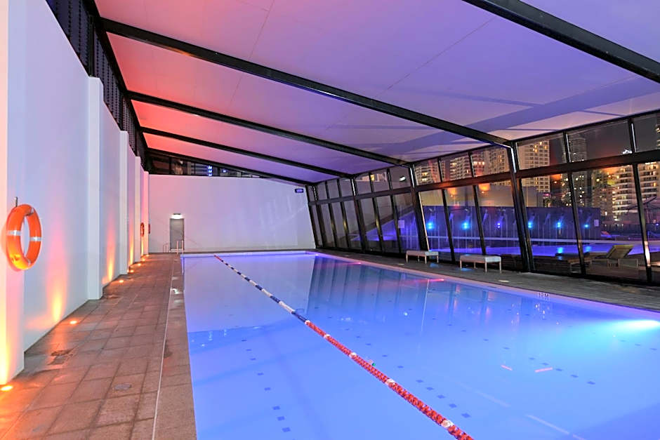 Mantra Circle on Cavill Surfers Paradise