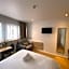 Oskar Hotel