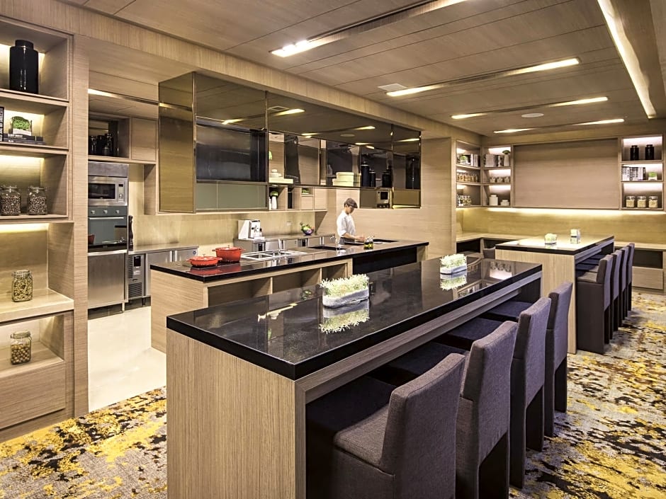 Solitaire Bangkok Sukhumvit 11