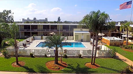 At Home Inn - Fort Pierce