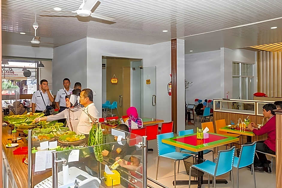 RedDoorz near Pasar Baru Bandung