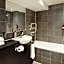 196 Bishopsgate Apartments by DMONTRIO