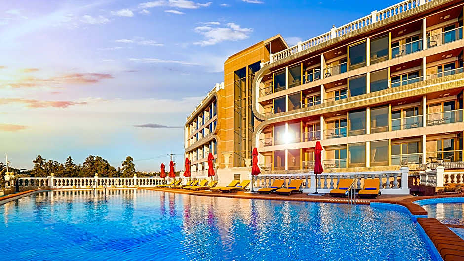 GoldOne Hotel & Suites