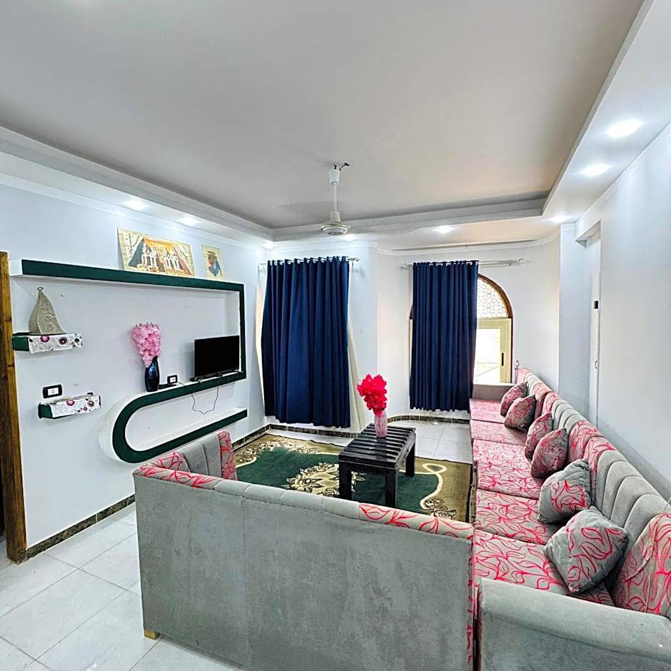 Memnoun house