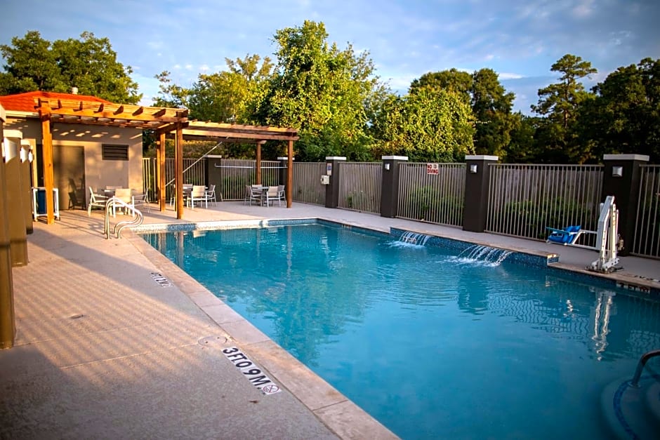 La Quinta Inn & Suites by Wyndham Houston - Normandy