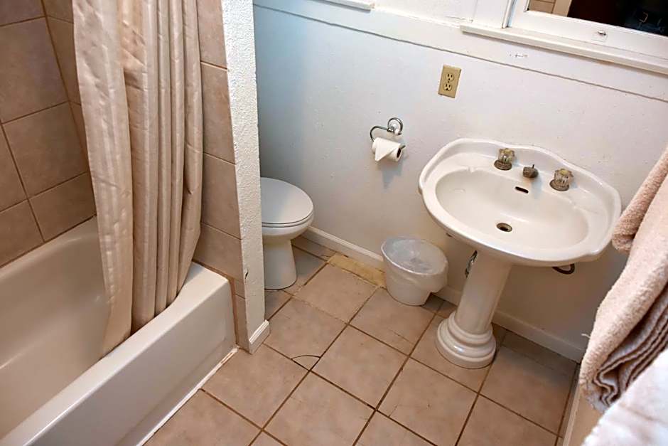 Panamint Springs Motel & Tents