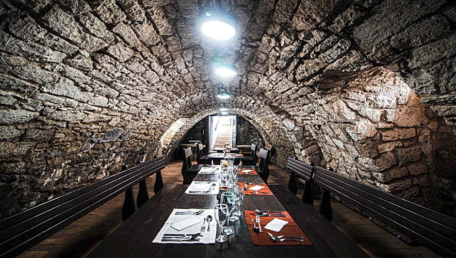 Fakapu Pince és Panzió