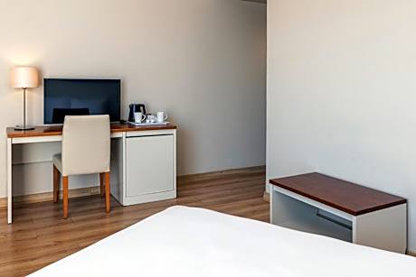 Single Room with Partial Sea View