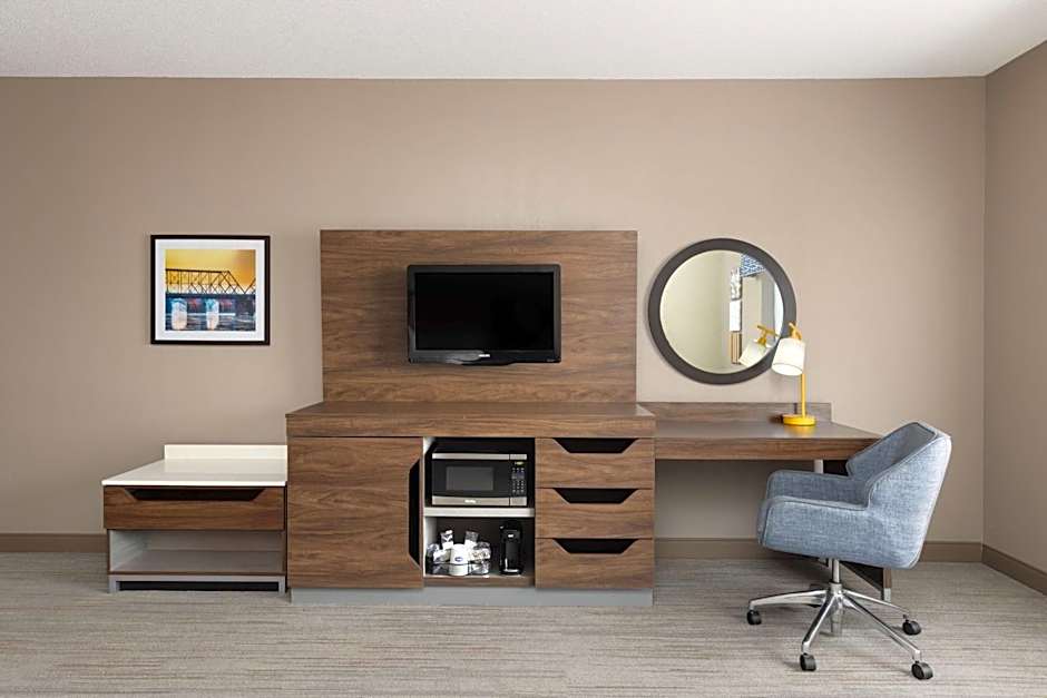 Hampton Inn By Hilton And Suites Harrisburg/North, Pa