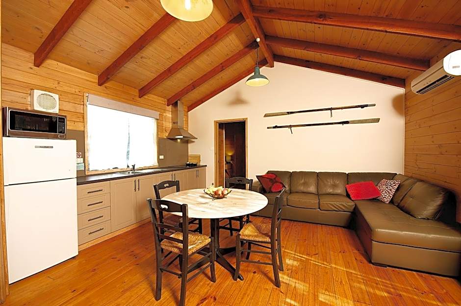 Lakes and Craters Holiday Park