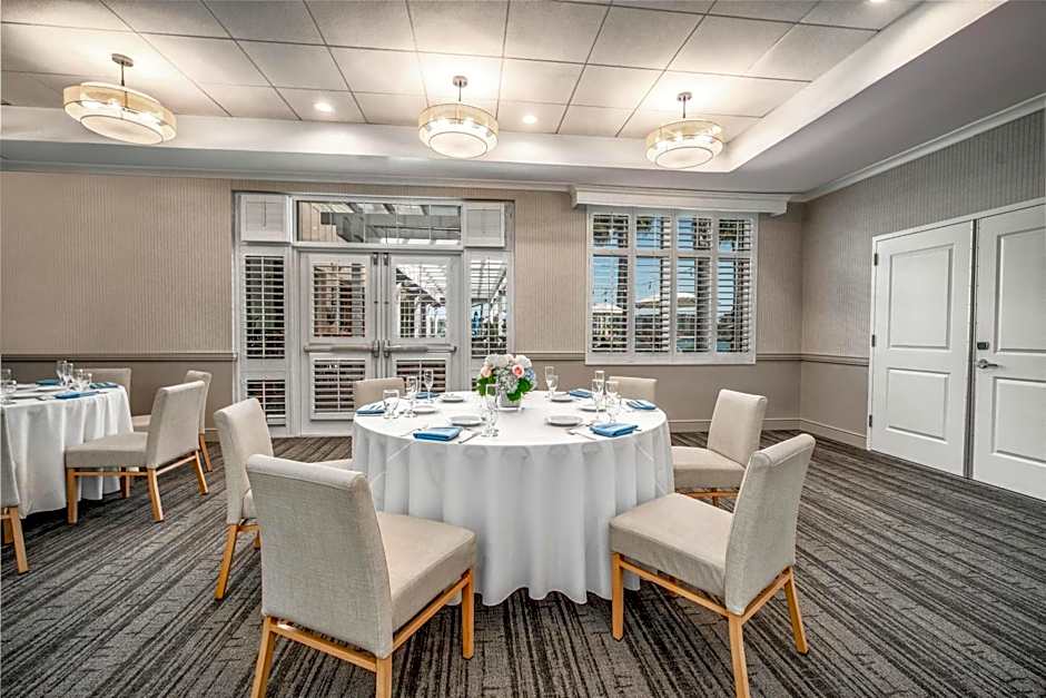Jamaica Bay Inn Marina Del Rey Tapestry Collection by Hilton