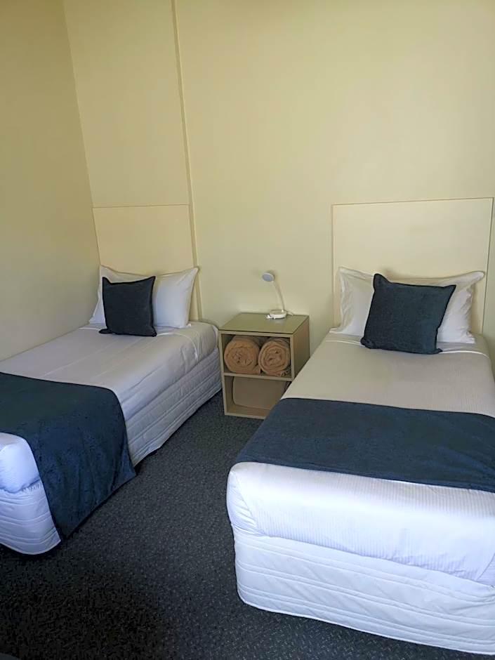 Captains Quarters Motor Inn