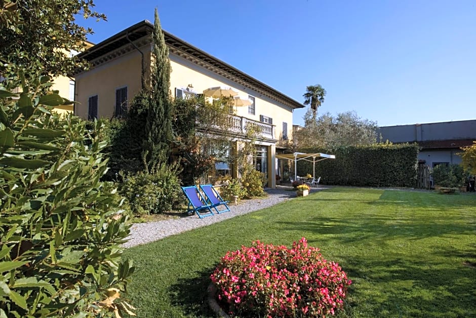 Al Porto Di Lucca B&B