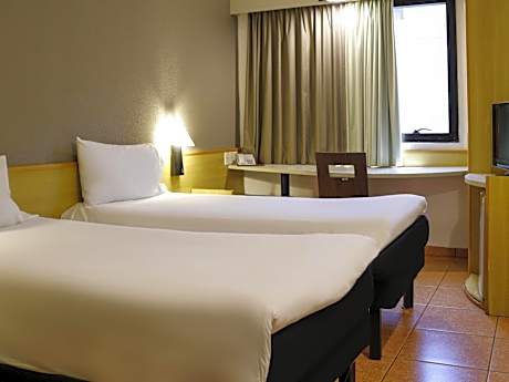 Twin Room with City View