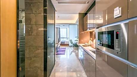 Deluxe King Suite